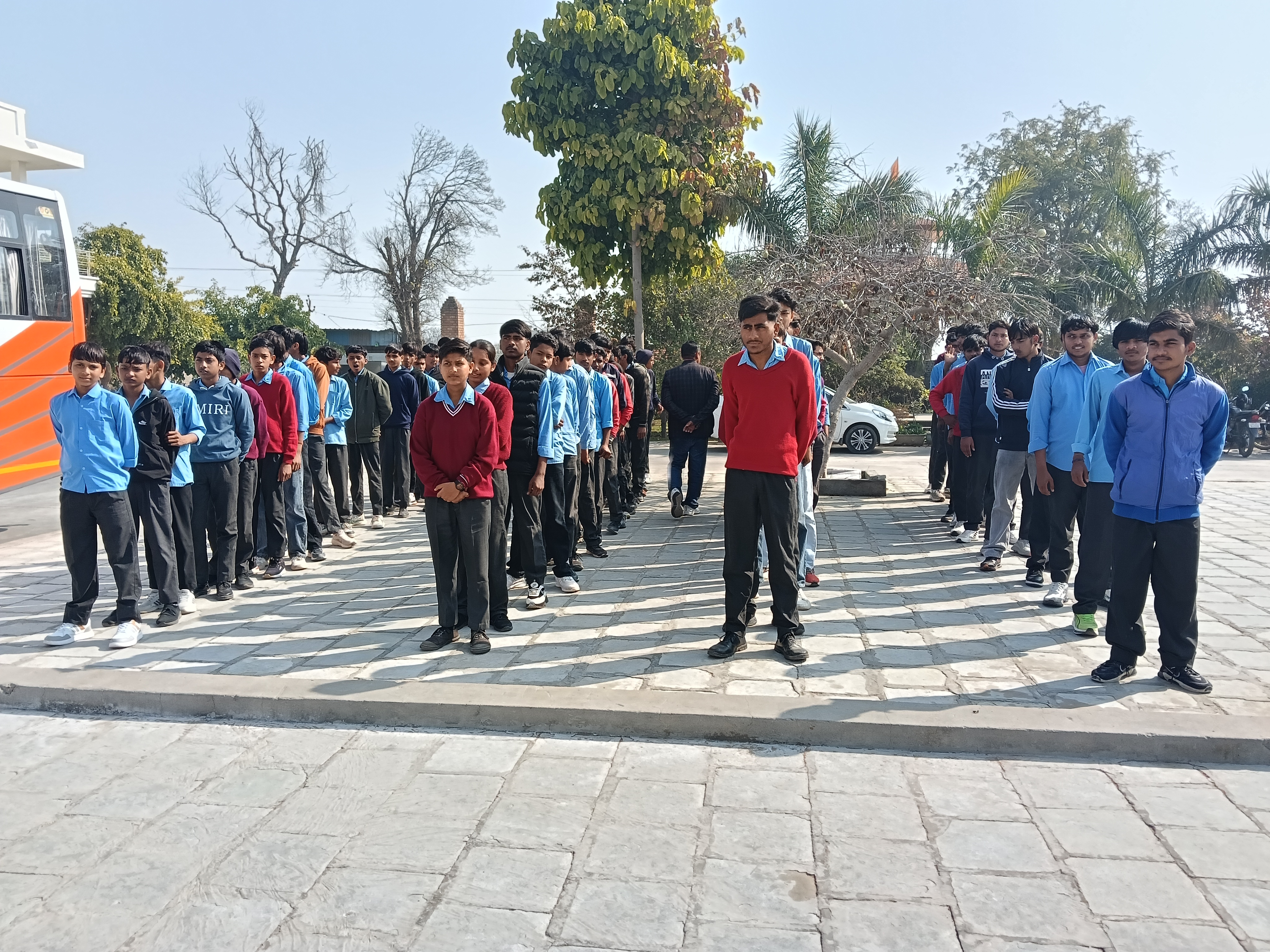 Industrial visit for students of the Government Sr. Sec. School, Dhandhoor, Hisar. 